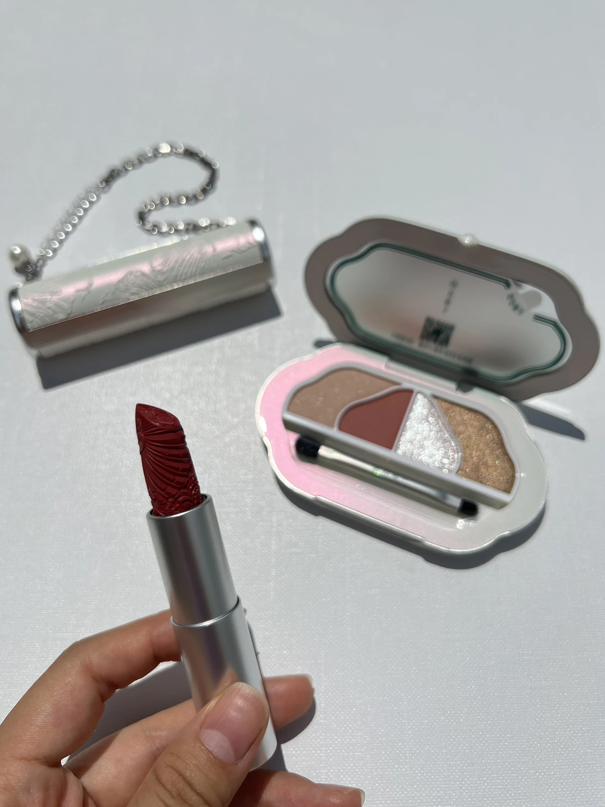 5月18日発売 花西子 真珠とプリンセスがテーマの新作コスメ Himawariが投稿したフォトブック Lemon8