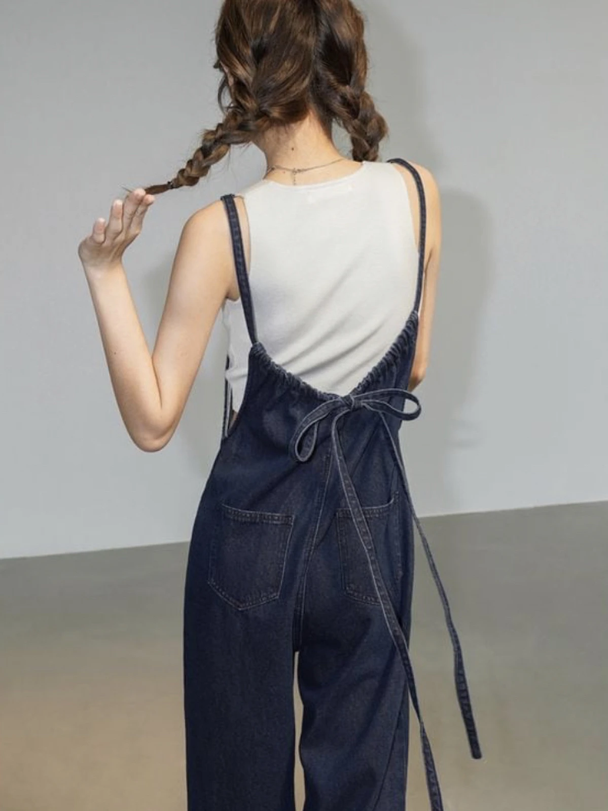 個性を出せてオシャレ見えするサロペット 後ろ姿で差をつける レトロカジュアル M A Dが投稿したフォトブック Lemon8