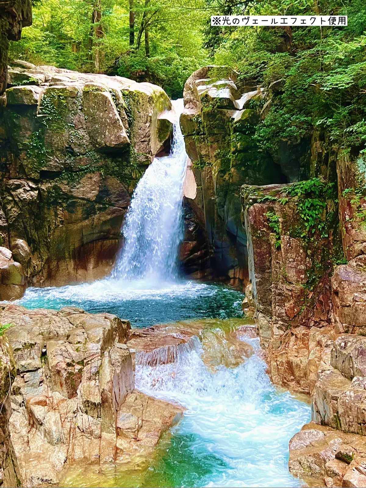 【岐阜】落差12m！エメラルドグリーンの美しい滝の画像 (3枚目)