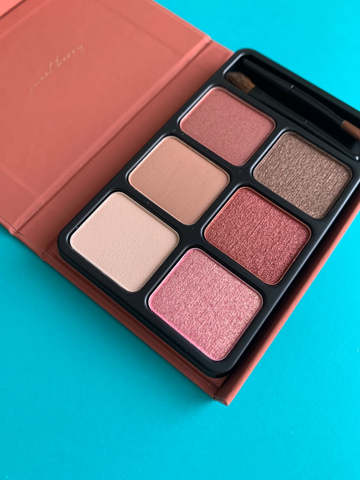 555円 1年保証 Heme 6カラーアイシャドウパレット Sweet Berry 9g 六色