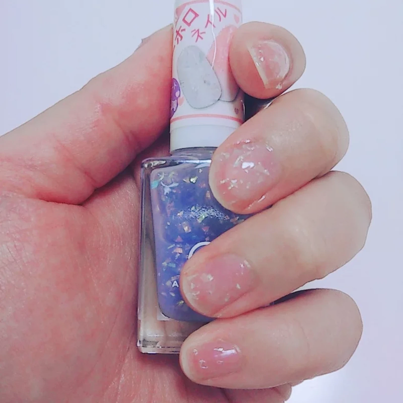 シアーホロネイル 二度塗りで若干紫がでる感じでかわいい きょんが投稿したフォトブック Lemon8