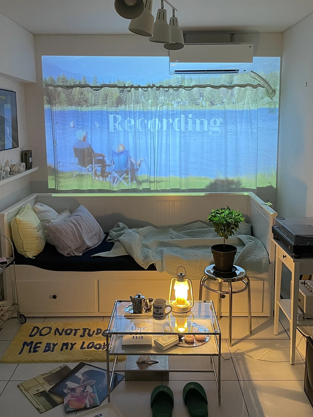 プロジェクターで過ごす夜部屋 Mamiが投稿したフォトブック Lemon8