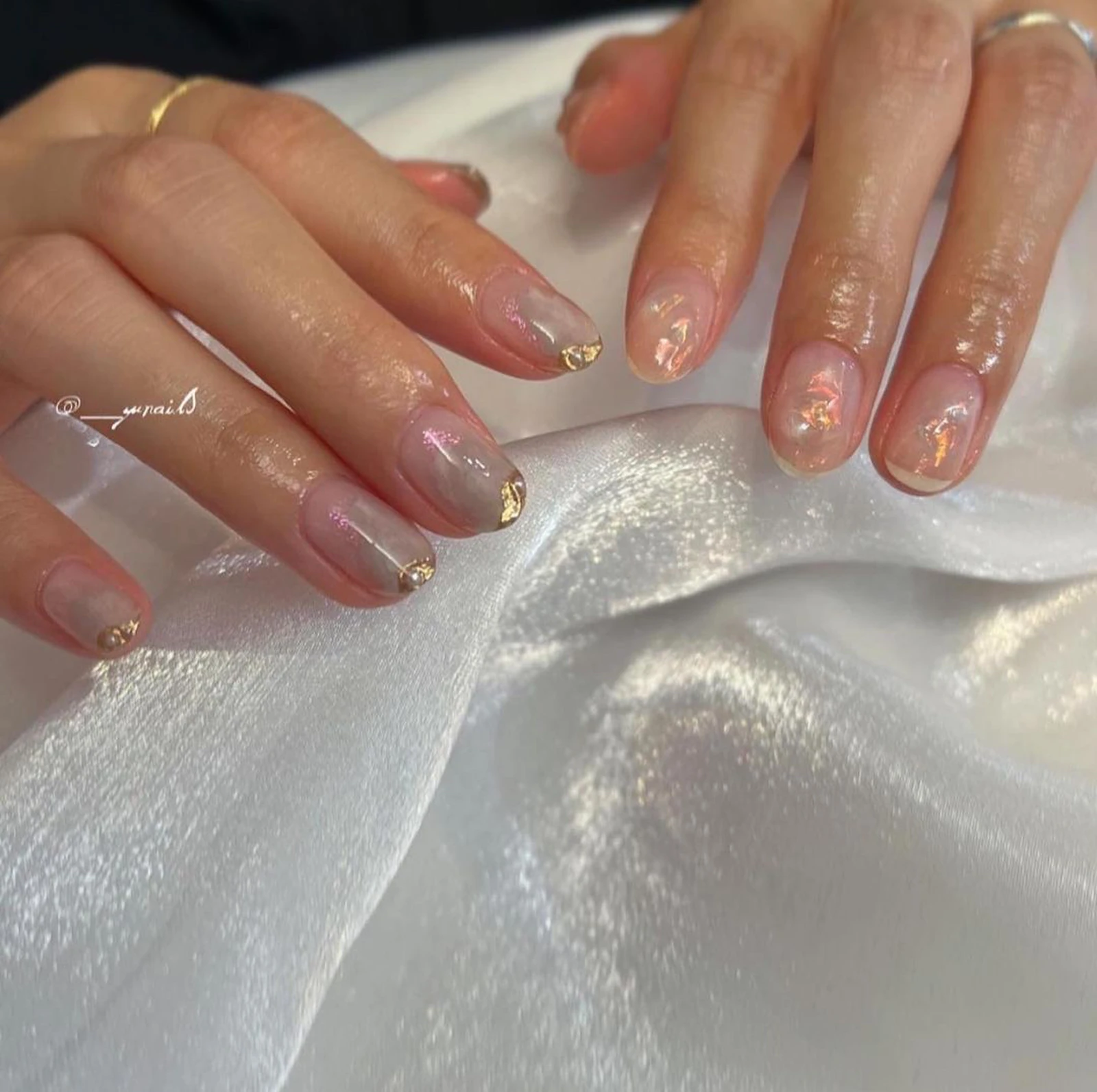 オーロラネイル ラメ入り Lemon8