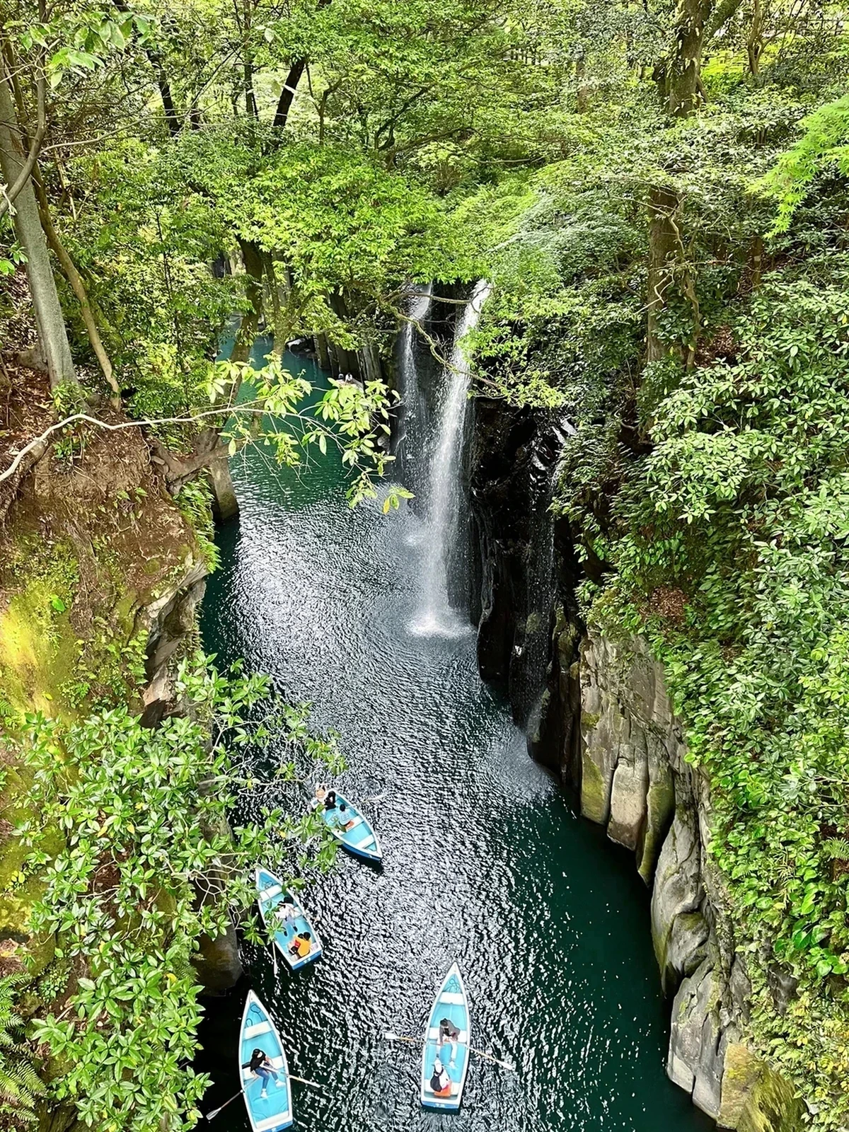 宮崎市 絶景 高千穂峡 １度は見るべき景色 ボートに乗ってマイナスイオン癒やしの空間を Marが投稿したフォトブック Lemon8