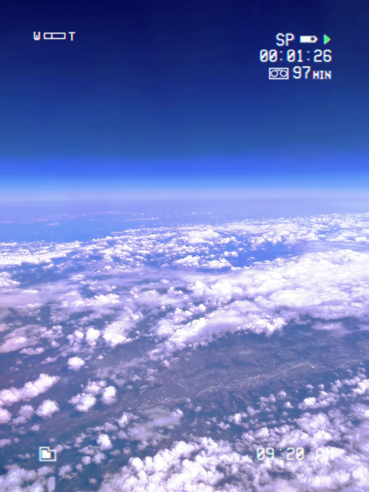 エモい 空の旅 夕暮れの富士山 Marが投稿したフォトブック Lemon8