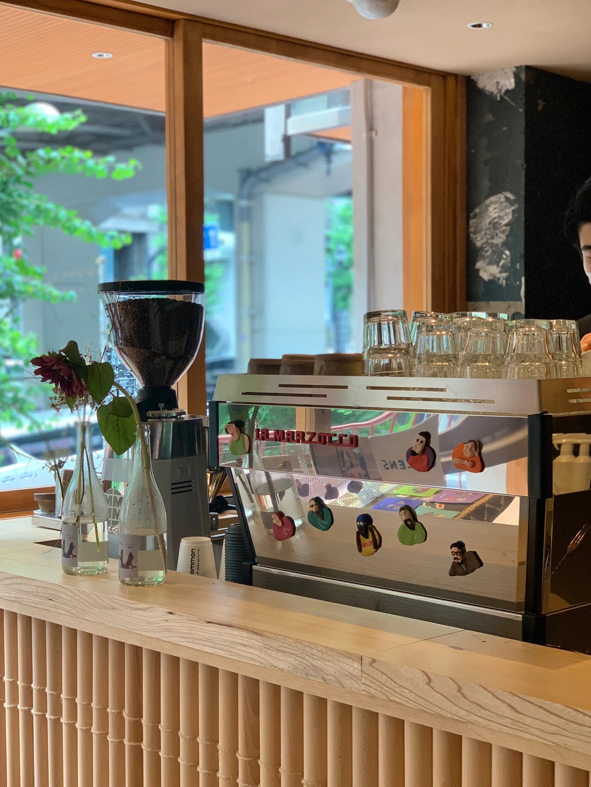 六本木にオープンしたおしゃれすぎるカフェ バー Yuri Ilogが投稿したフォトブック Lemon8