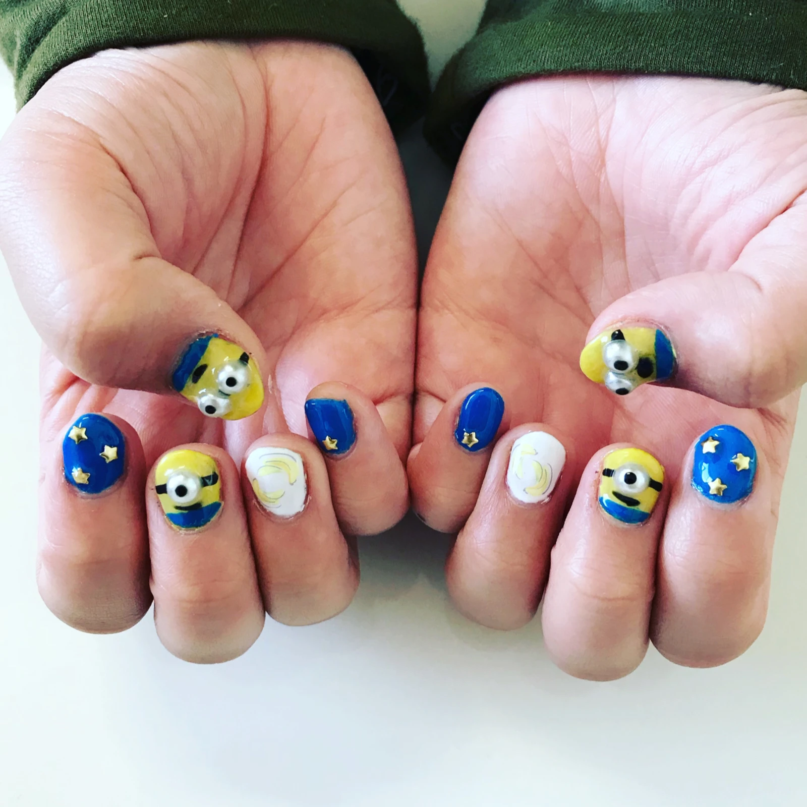 ミニオンネイル きららが投稿したフォトブック Lemon8