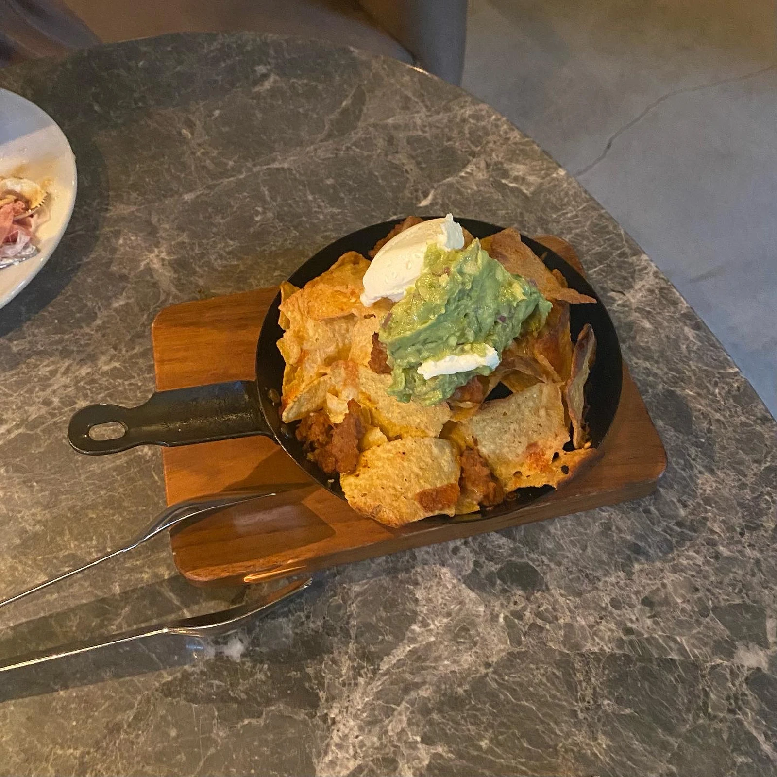 新宿 Morethan デートにも女子会にも コスパ優秀ディナー ぱんだのぐるめが投稿したフォトブック Lemon8