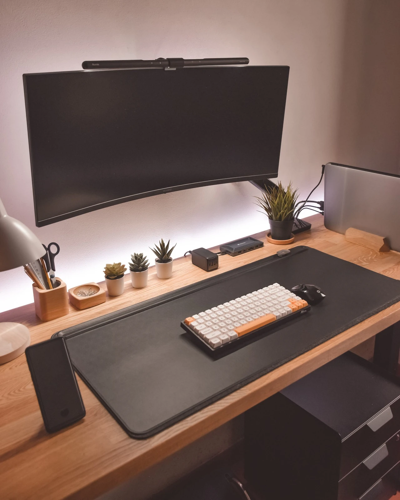デスク紹介 003 観葉植物が美しいデスク Dream Deskが投稿したフォトブック Lemon8