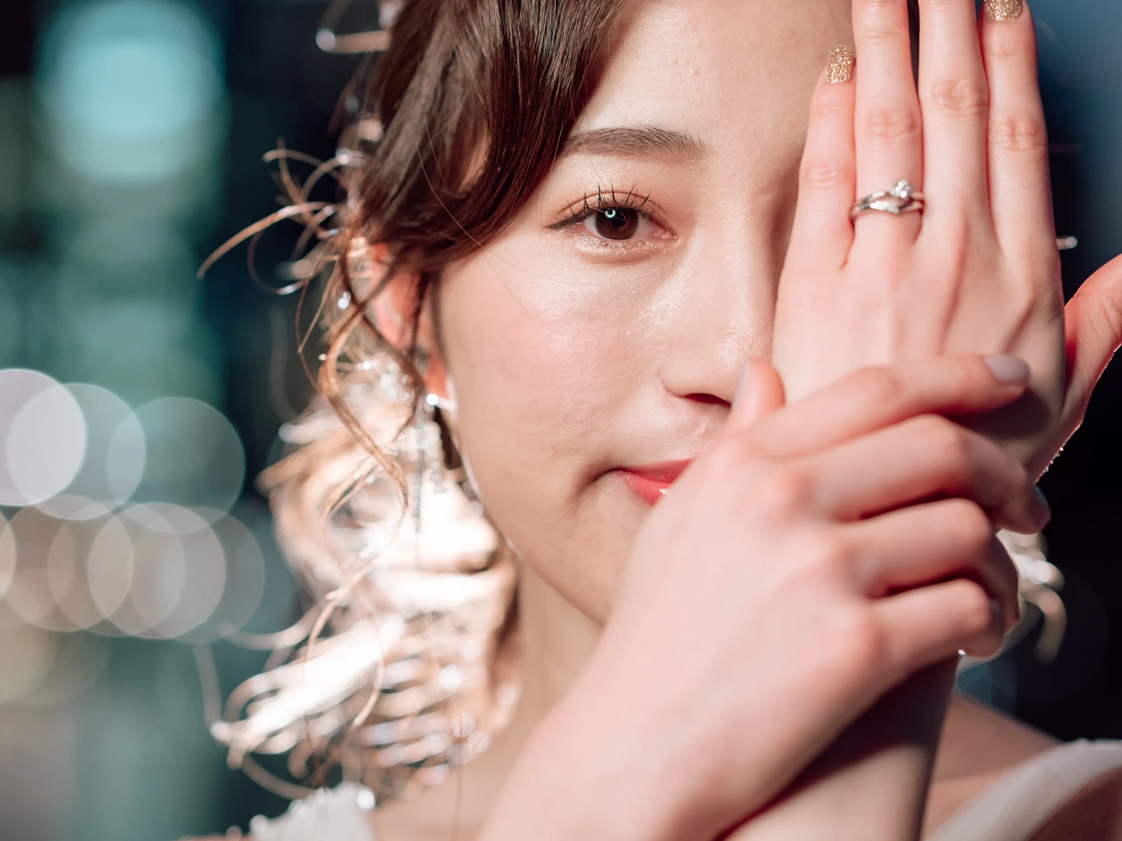 東京駅前撮り 指輪を使ったショット Momoが投稿したフォトブック Lemon8 東京駅前撮り 指輪を使ったショット Momoが投稿したフォトブック Lemon8