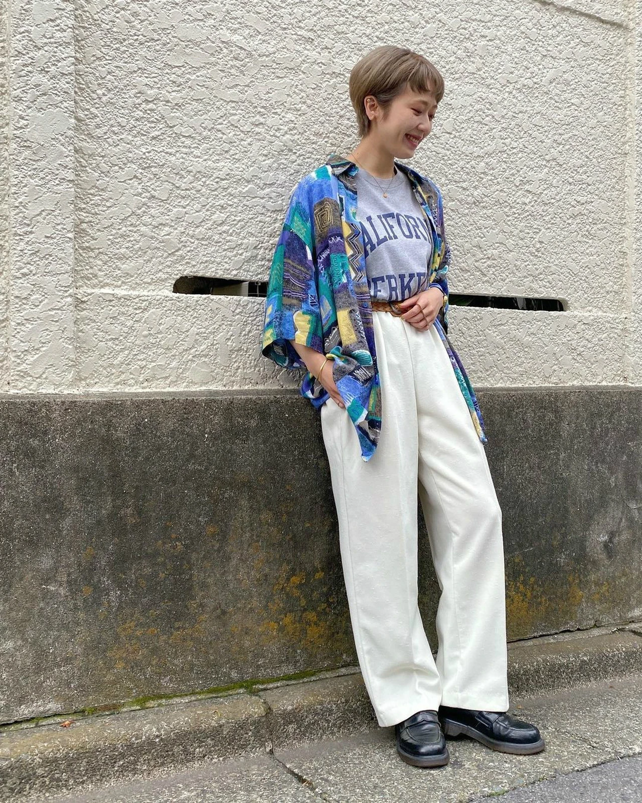古着柄シャツで作る 夏のホワイトパンツコーデ 古着屋rainbowが投稿したフォトブック Lemon8 古着柄シャツで作る 夏のホワイトパンツコーデ 古着屋rainbowが投稿したフォトブック Lemon8