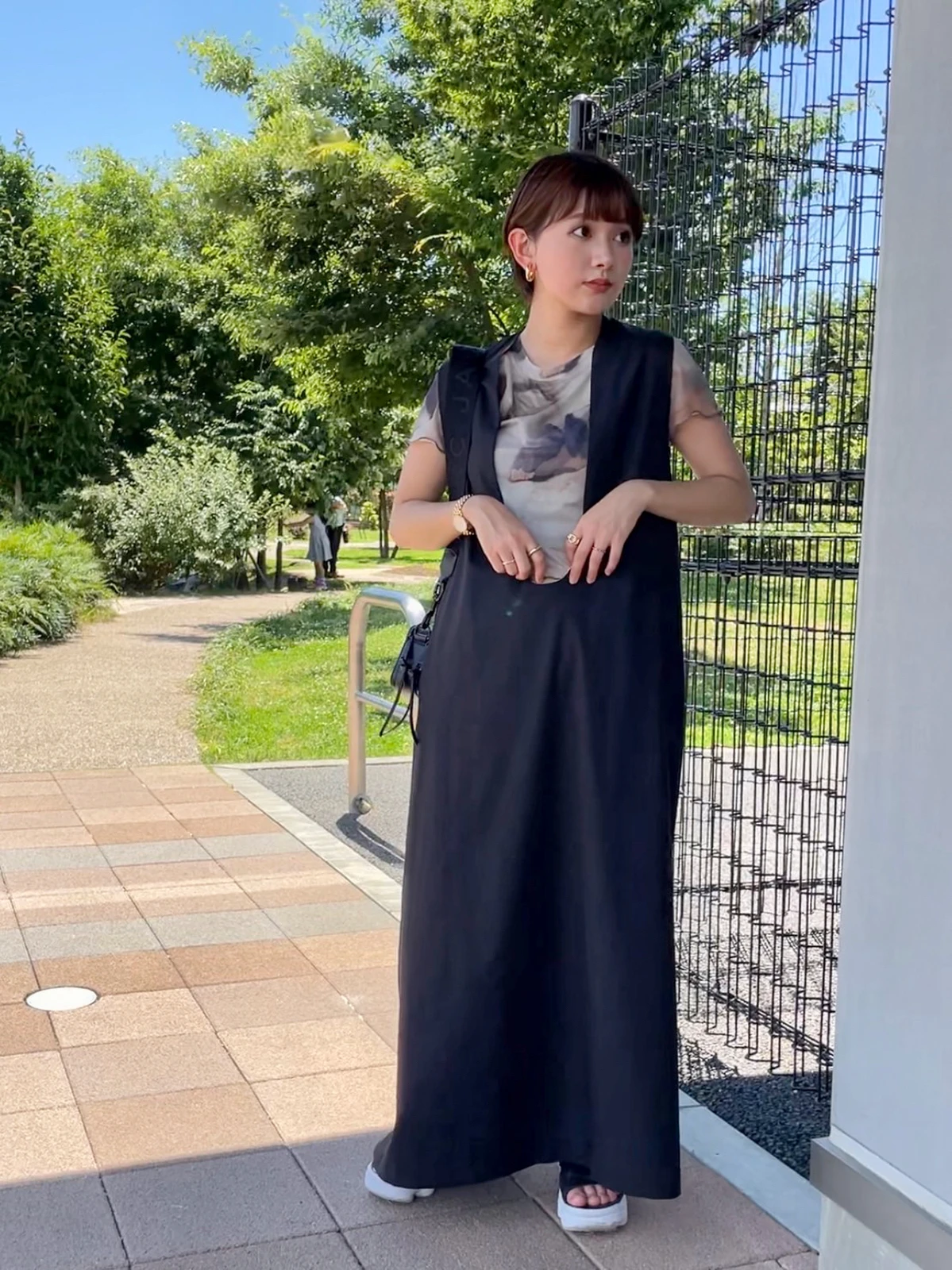 黒ワンピ 遊び心のある個性派ファッション シンプル カエデが投稿したフォトブック Lemon8 黒ワンピ 遊び心のある個性派ファッション シンプル カエデが投稿したフォトブック Lemon8