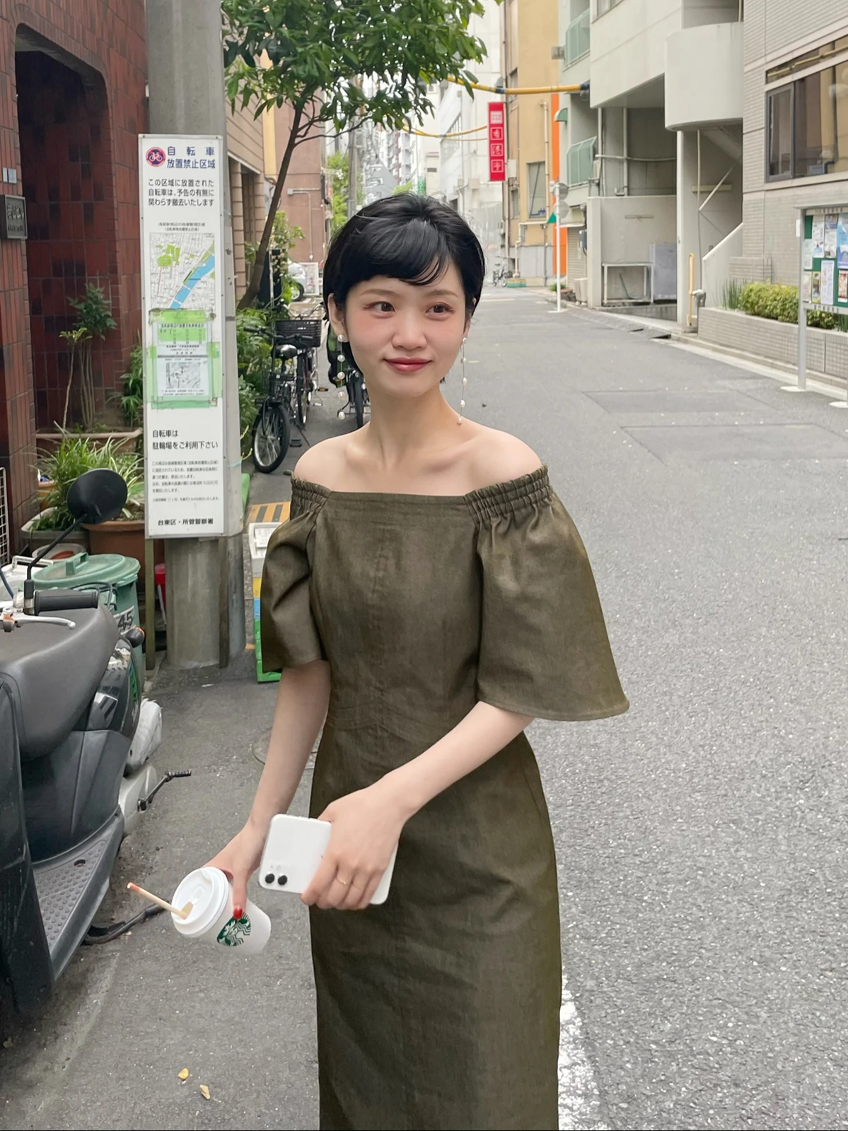 在日中国女子 オフショルデニムワンピースコーデ 山葵が投稿したフォトブック Lemon8
