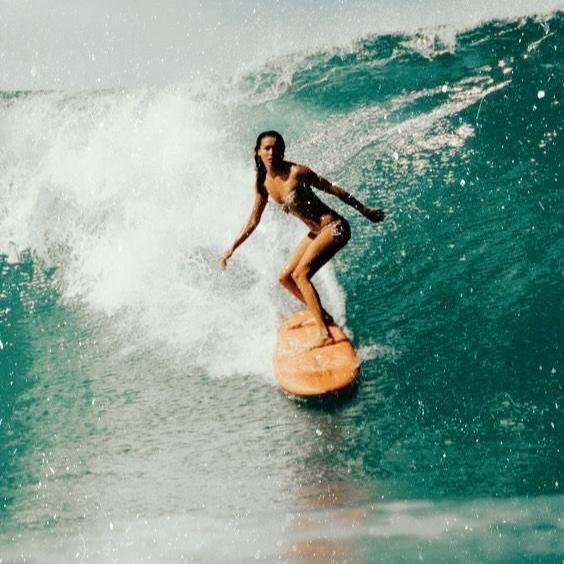 Aisha_Surfing
