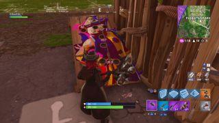 Ou Trouver Tous Les Emplacements De Fortnite Clown Board Tb Jeu - le panneau de clown situe a pleasant park vers le sud ouest pres de la station service est probablement le plus difficile a completer