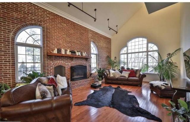 Dieses Haus Kommt Mit Einem Basement Sex Dungeon Spielinformationen