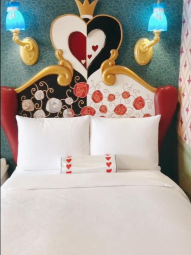 ディズニーランド アリスの世界に飛び込めちゃうお部屋 Miki Travelerが投稿したフォトブック Lemon8