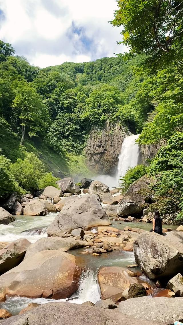 新潟・苗名滝の絶景✨