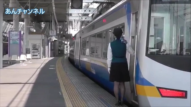 Buzzvideo Story アバン 南海 女性 車掌