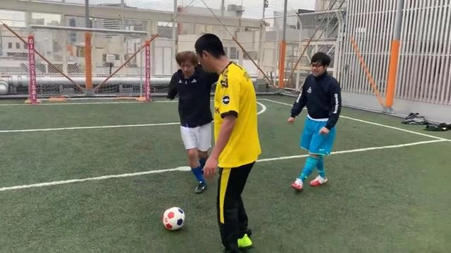 Buzzvideo Story パンサー尾形 サッカー 動画