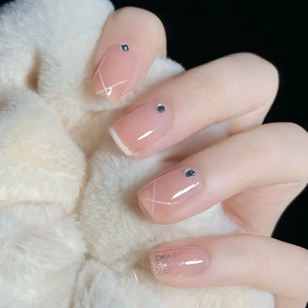 💓 Gentle and Minimalist Manicure | Gallery posted by hiHedda | Lemon8