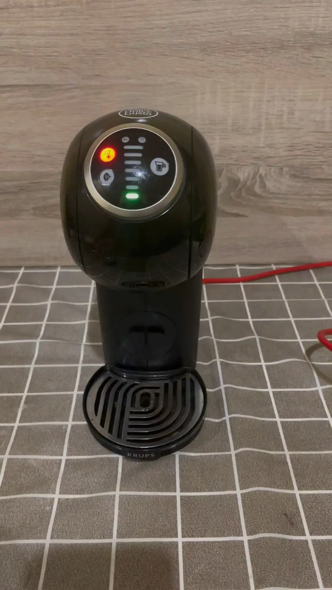 Make a simple coffee with nescafe dolce gusto., Video published by  อาจุมม่า