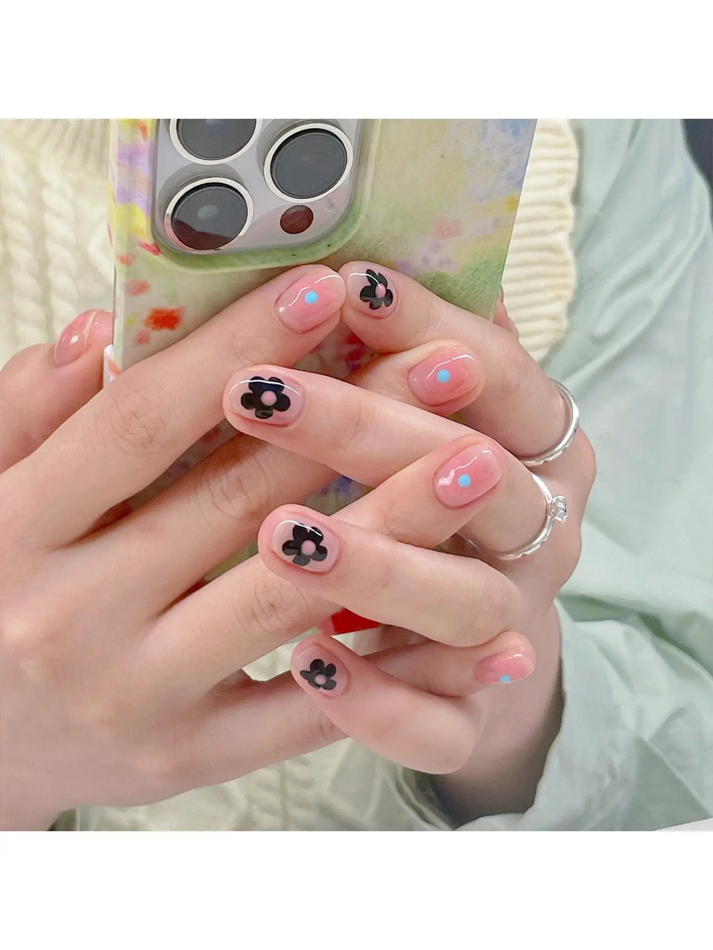 Flower Girl 🌸 Cute Flower Nail Art ~ | Gallery posted by hiHedda | Lemon8