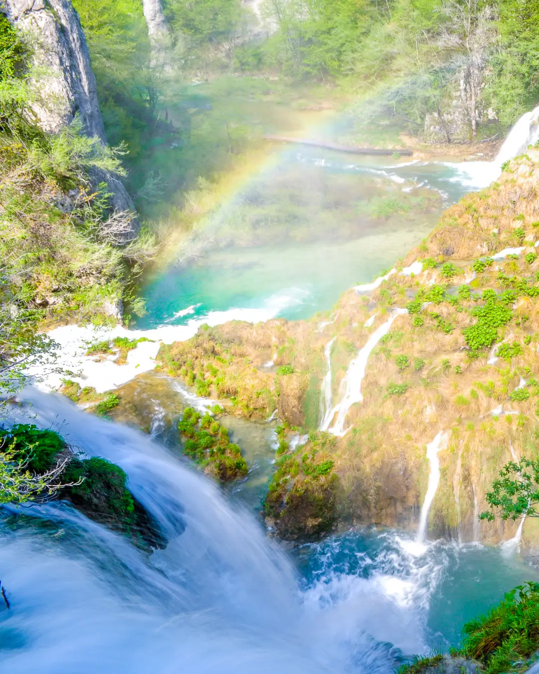 【クロアチア】エメラルドグリーンの絶景！滝と湖がいっぱい見れる世界遺産！の画像 (2枚目)