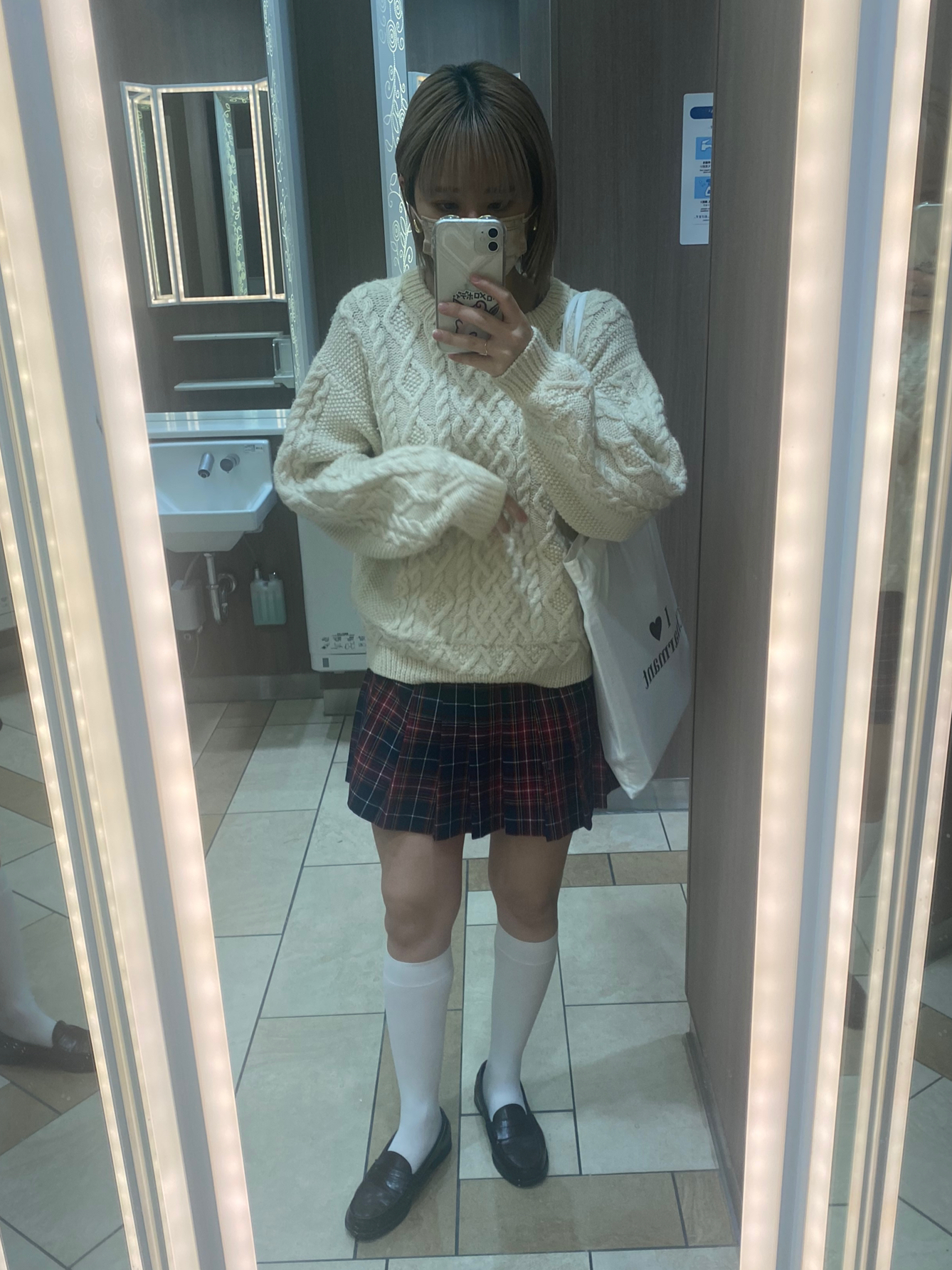 ちゃっかり制服風コーデ お詩乃が投稿したフォトブック Lemon8