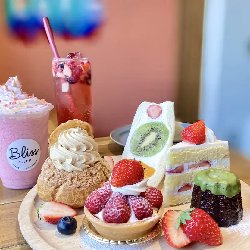 ホテルやレストランに洋菓子を卸しているケーキ工場併設のブリスカフェ 16 Akanenが投稿したフォトブック Lemon8