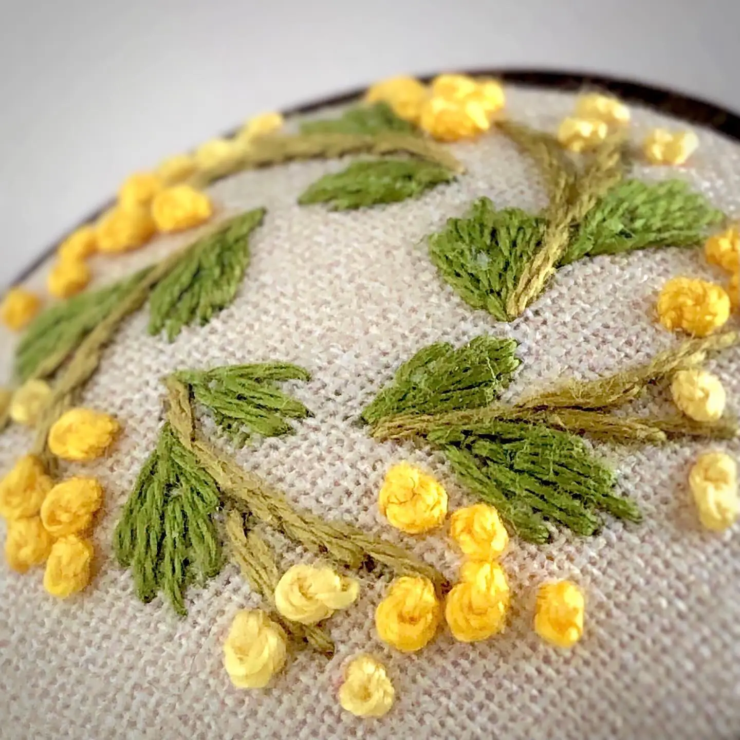 ミモザ刺繍ブローチ Risa Broderieが投稿したフォトブック Lemon8