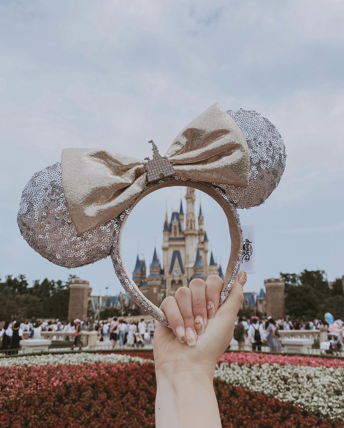 Tdl ディズニーでの可愛い写真の撮り方 カチューシャの中にシンデレラ城を Onumaaanが投稿したフォトブック Lemon8