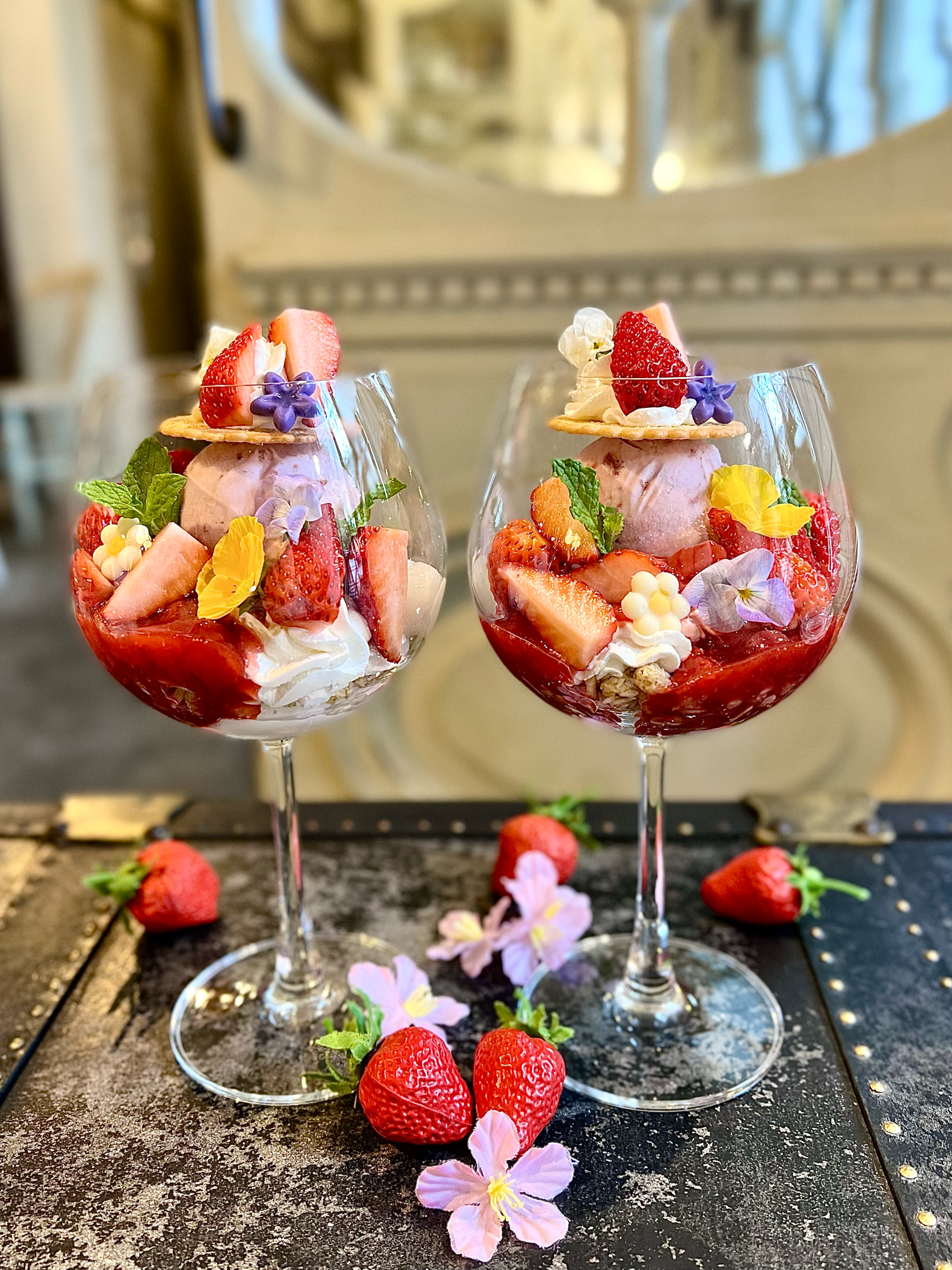 京都 お花といちごのパフェが可愛い Tabinchu Youが投稿したフォトブック Lemon8