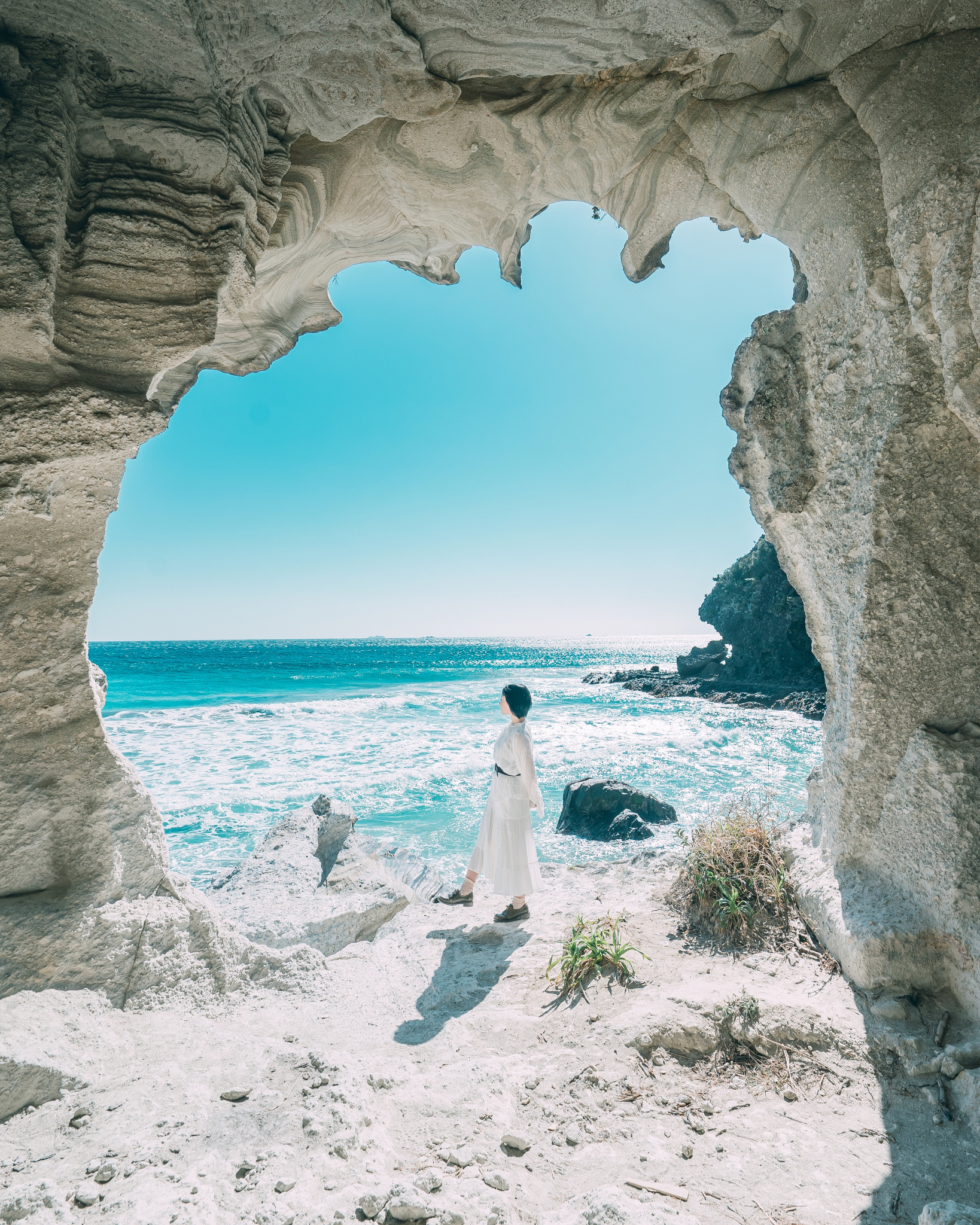 ビーチにある白い絶景の洞窟 Kouyou Jpが投稿したフォトブック Sharee