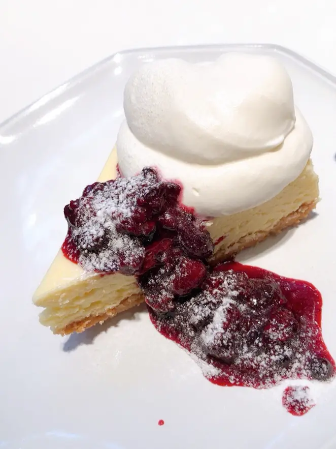 絶品チーズケーキがたまらない 東京 丸の内の穴場カフェ Yuminが投稿した記事 Lemon8
