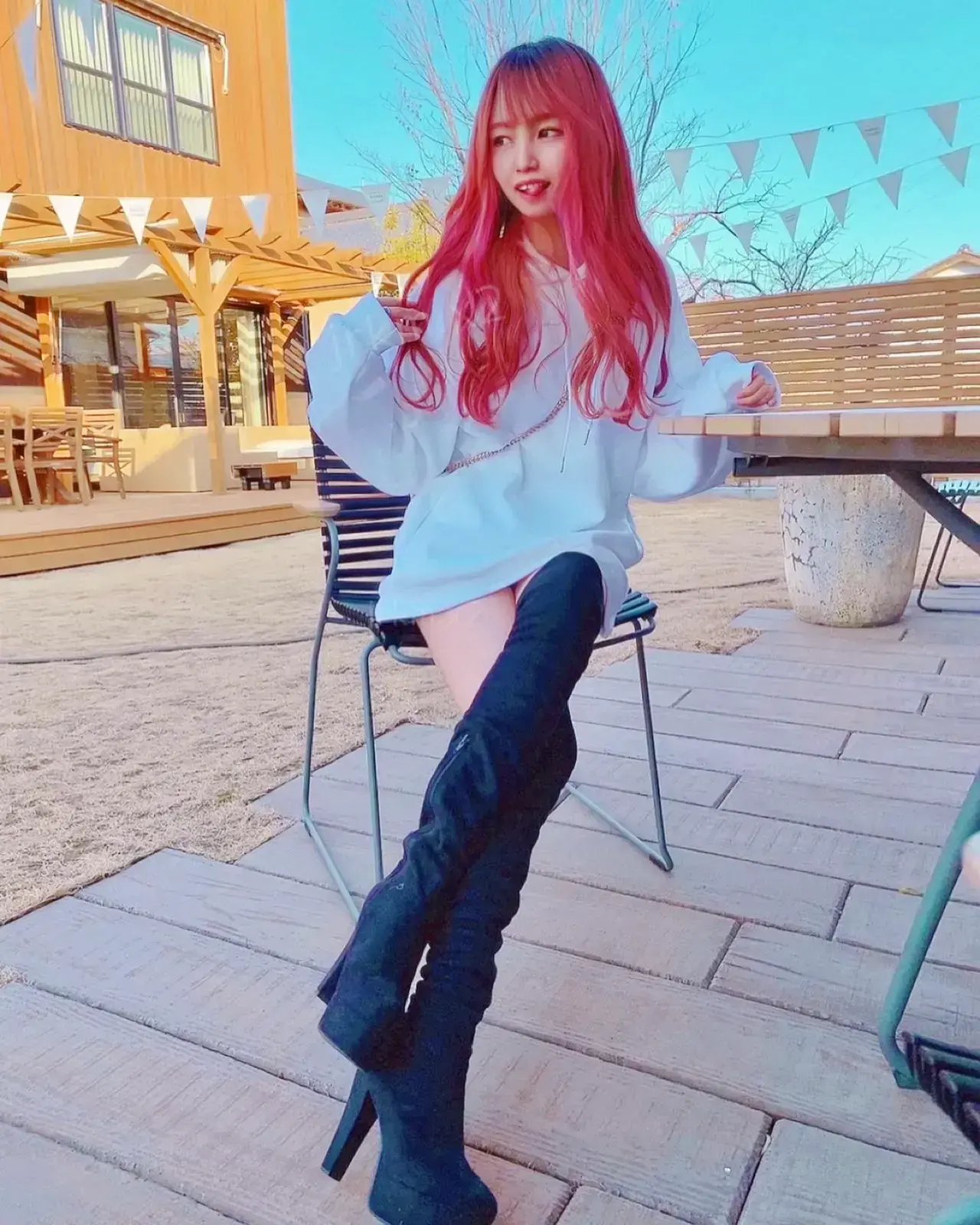 春コーデ ニーハイブーツは最強脚長 Jrkm Juriが投稿したフォトブック Lemon8