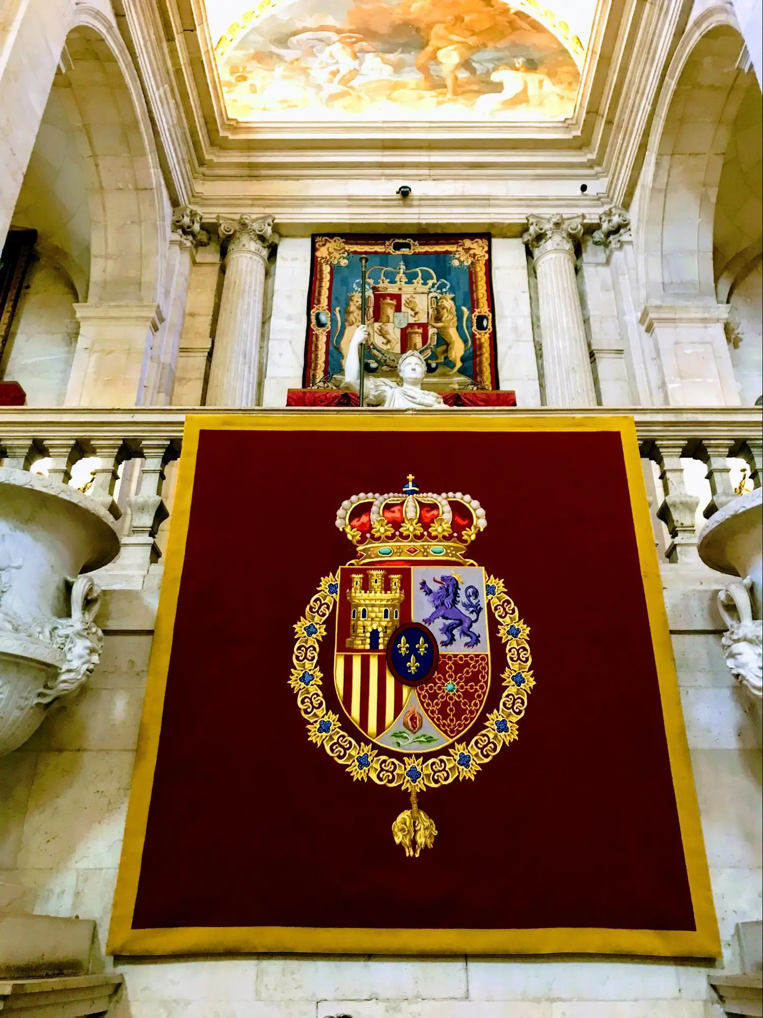 豪華な装飾が魅力的なマドリード王宮 ヒラヒラが投稿したフォトブック Lemon8