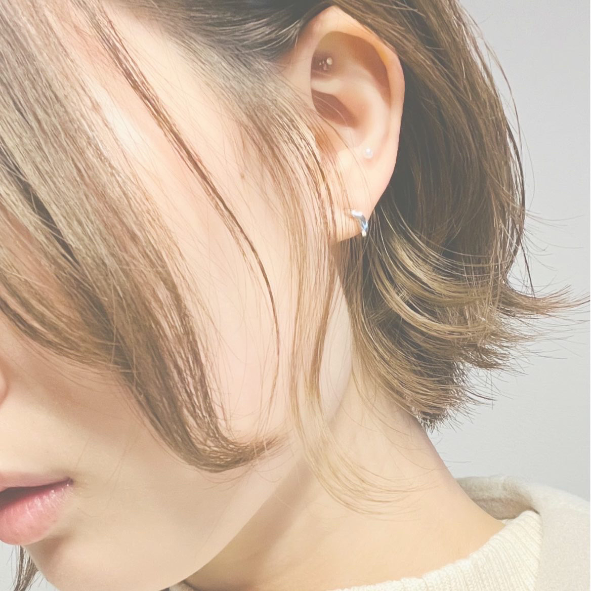 見た目は軟骨ピアス 手軽におしゃれ 健康 ニュアンスオブのちひろが投稿したフォトブック Lemon8