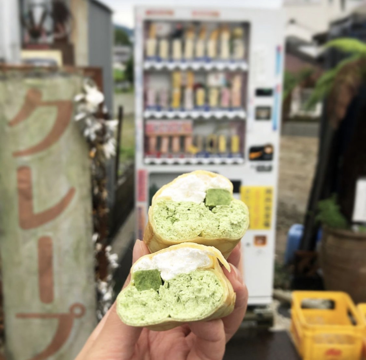 奈良 Youtubeでも話題の隠れ名所のクレープ クレープ自販機 デパ地下のまおさんが投稿したフォトブック Lemon8