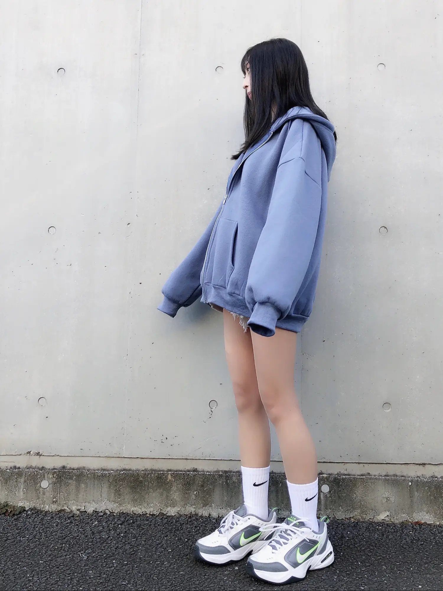 ストリート女子のパーカーコーデ Cocotte Fashionが投稿したフォトブック Lemon8
