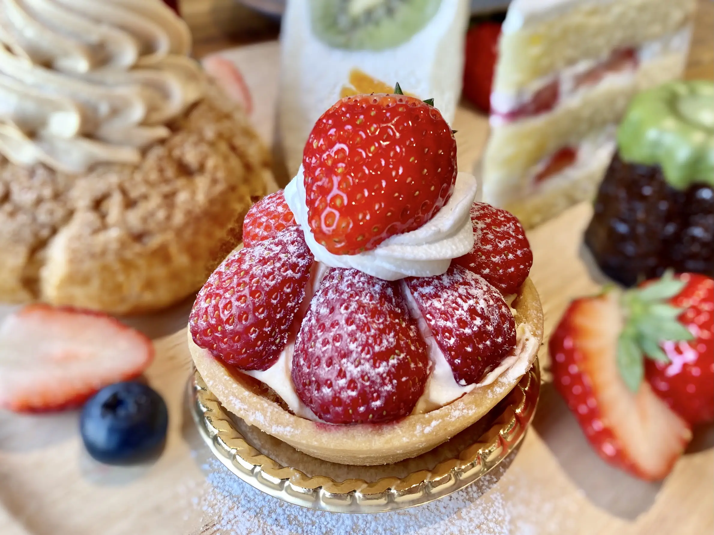 ホテルやレストランに洋菓子を卸しているケーキ工場併設のブリスカフェ 16 Akanenが投稿したフォトブック Lemon8