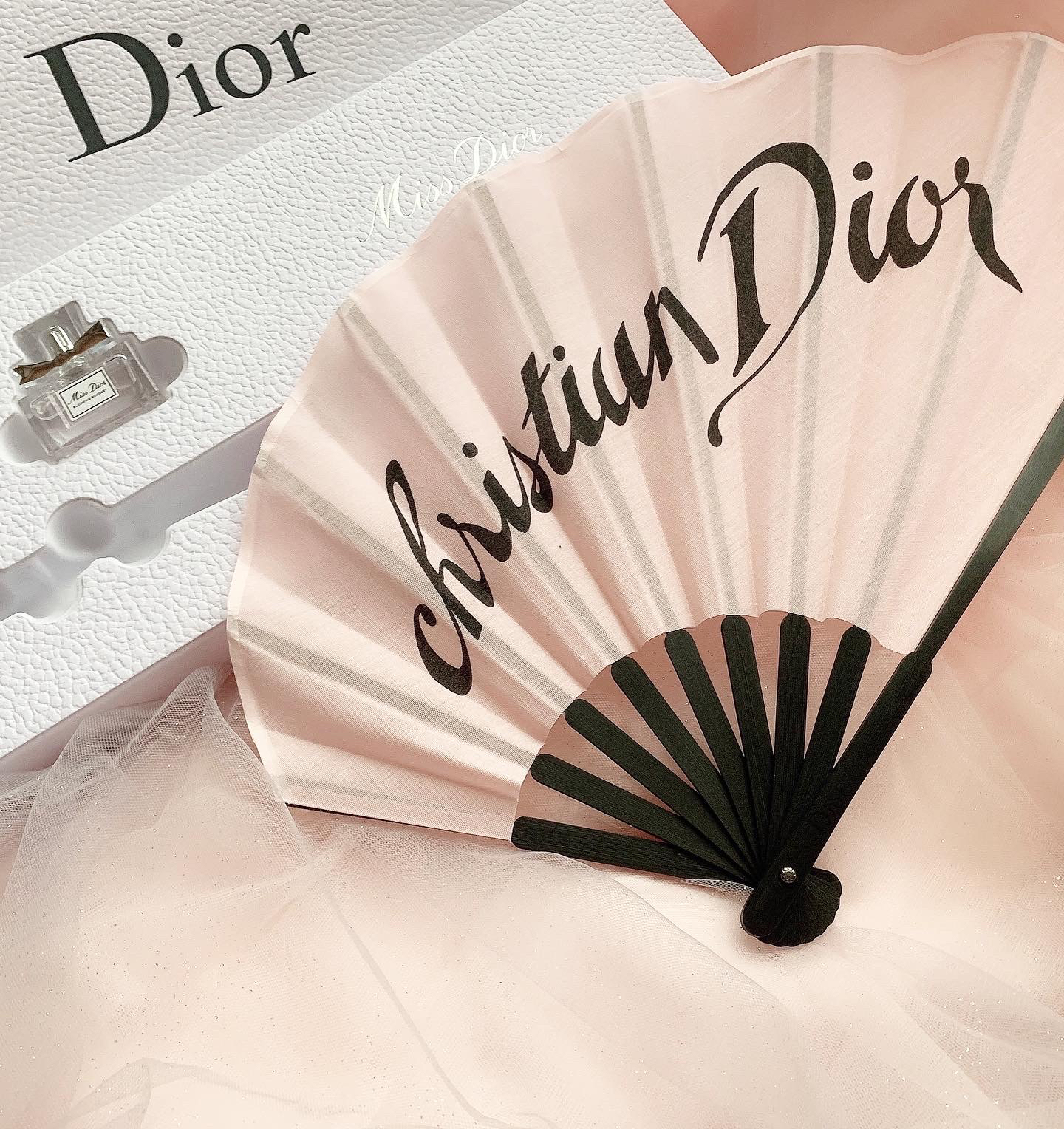 オンラインショップ Dior ミスディオール ギフトセット ノベルティー 扇子 香水 非売品 en-dining.co.jp