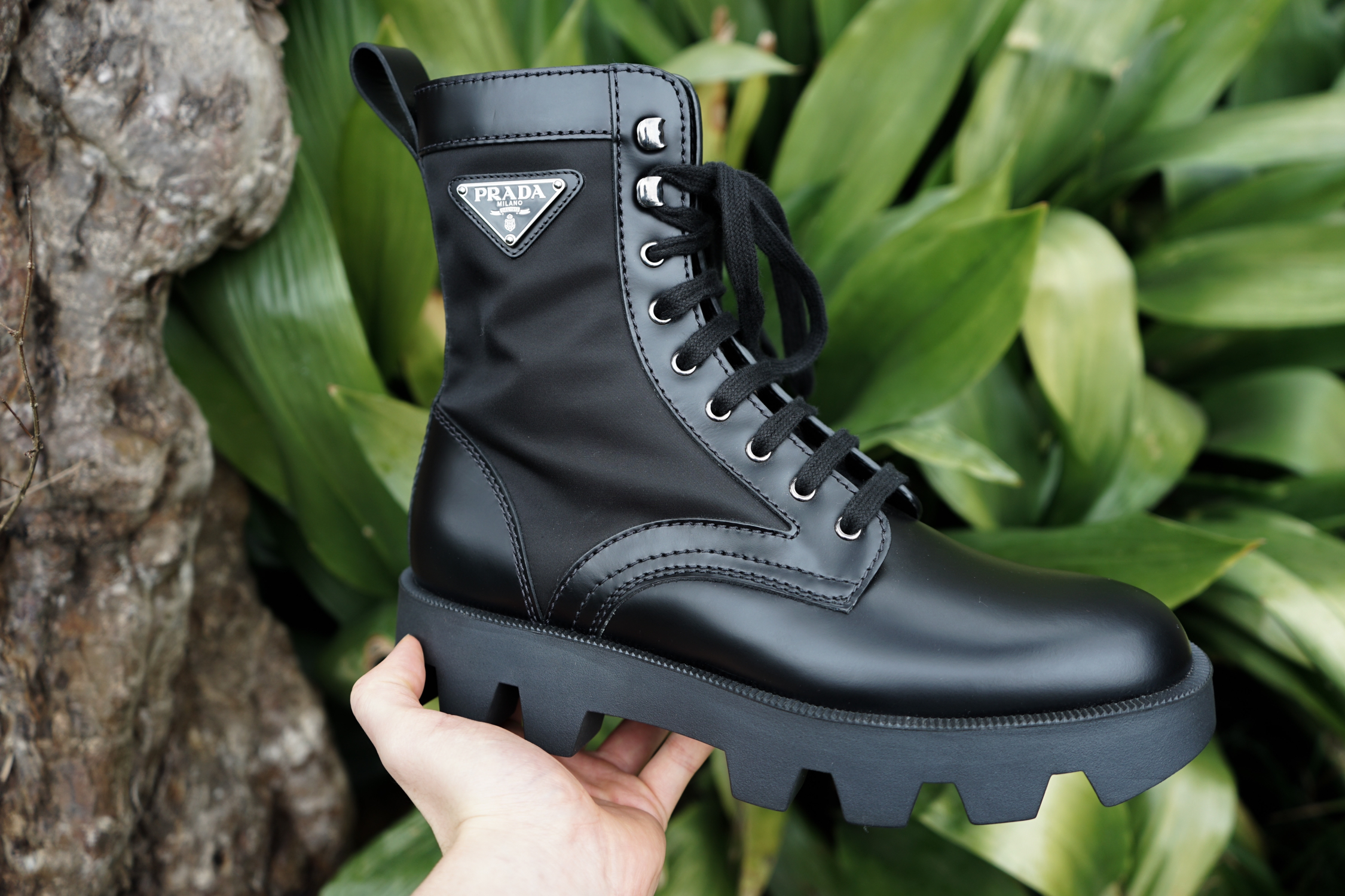 上品 Prada メンズ ブーツ 靴 黒 コンバットブーツ お洒落 ハイカット ブーツ Alrc Asia