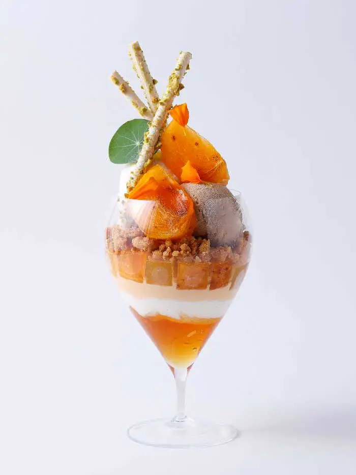 【エンポリオ アルマーニ カフェ】10月限定の｢柿とチャイのパフェ｣を発売♡の画像 (2枚目)