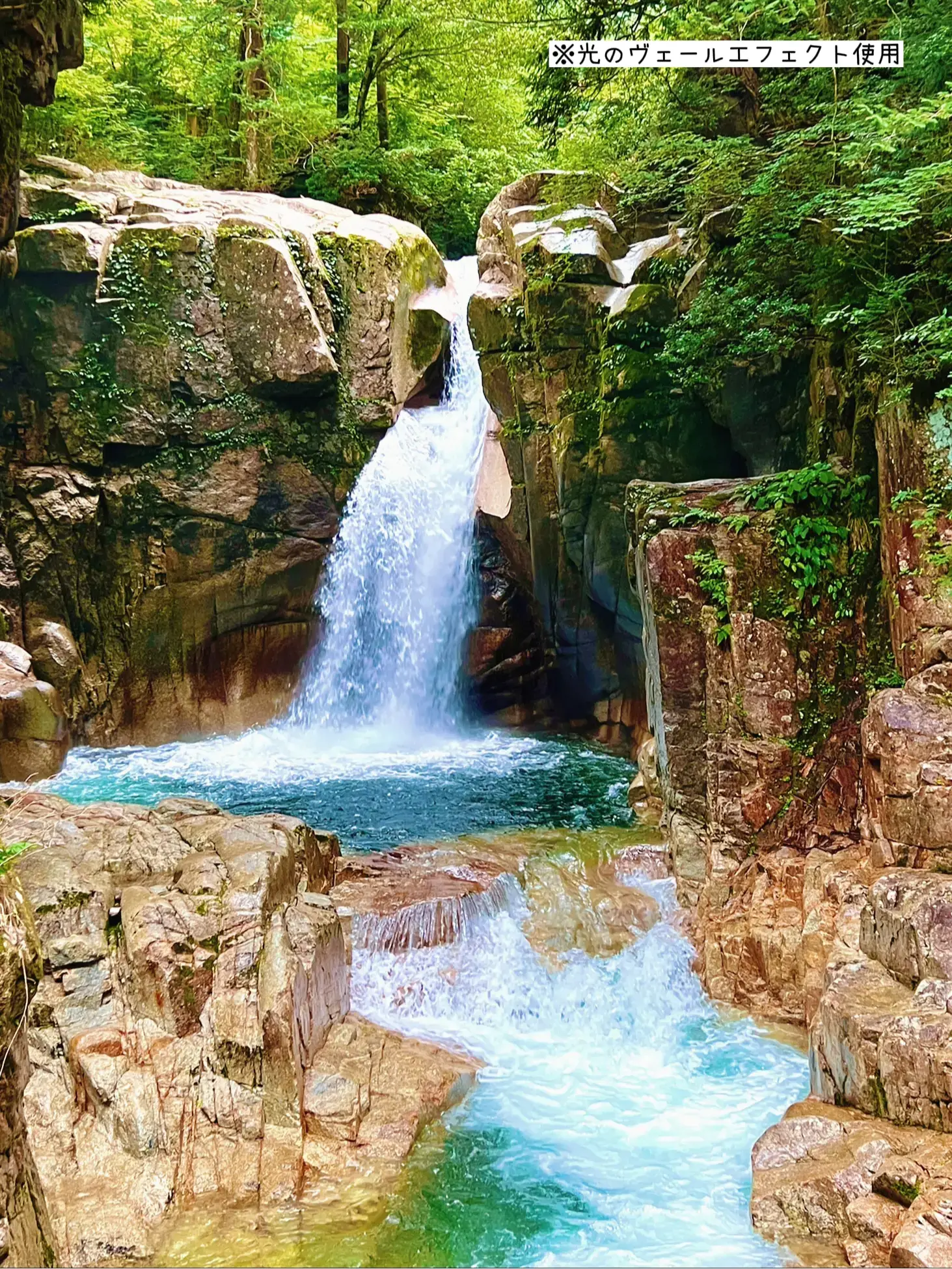 【岐阜】落差12m！エメラルドグリーンの美しい滝の画像 (3枚目)