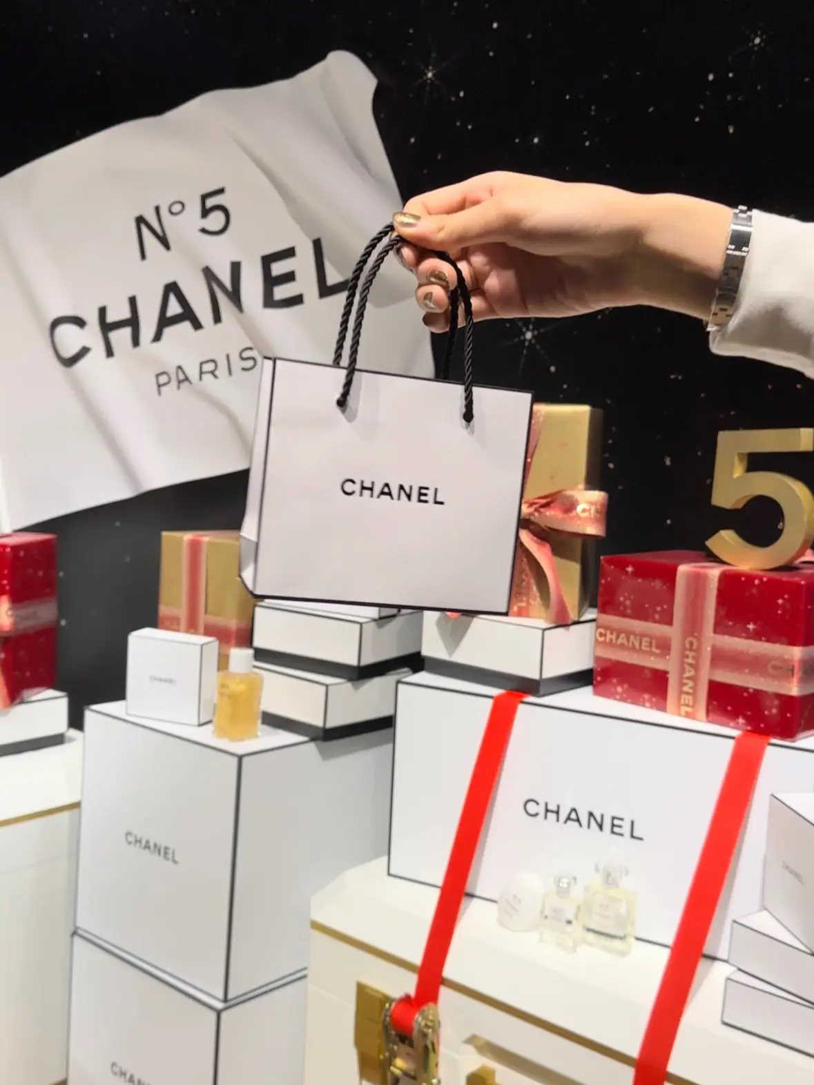 無料でCHANELコスメがもらえる宇宙旅行