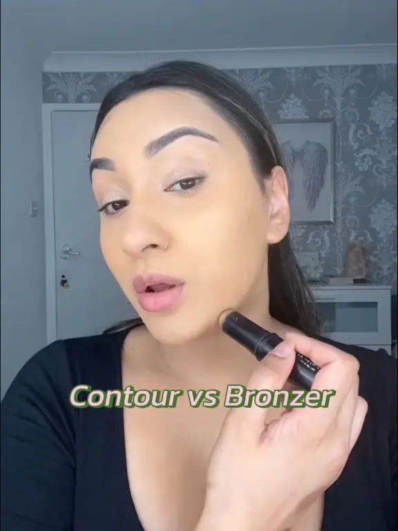 Contour vs. Bronzer: What's The Difference?