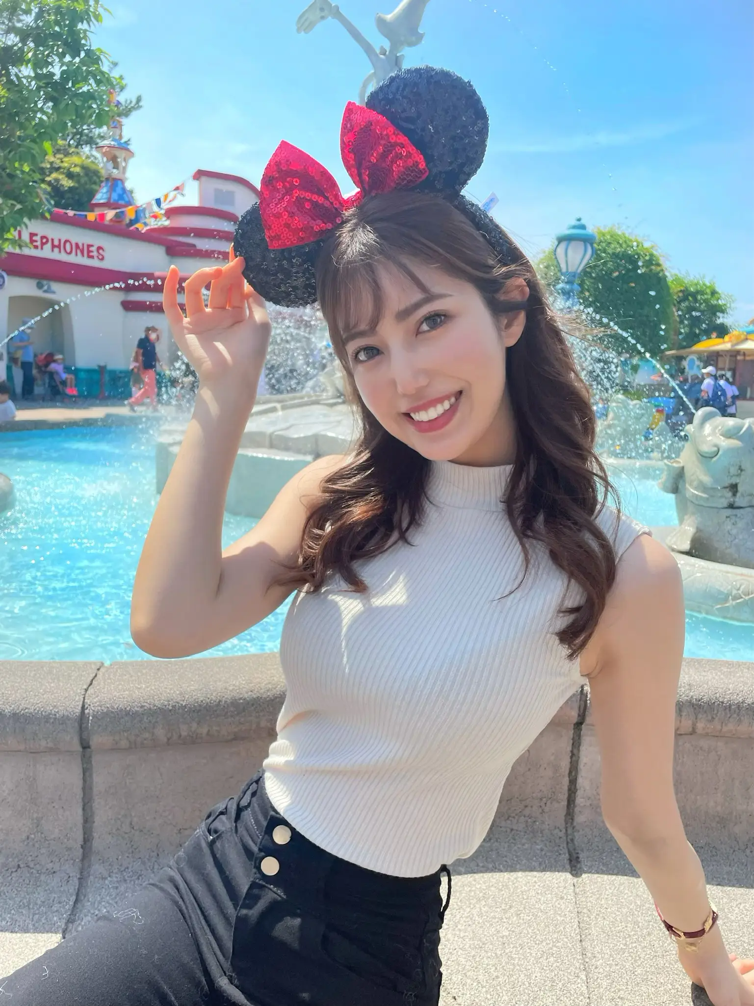 シンプル ディズニーコーデ モノトーン 阿部なつきが投稿したフォトブック Lemon8