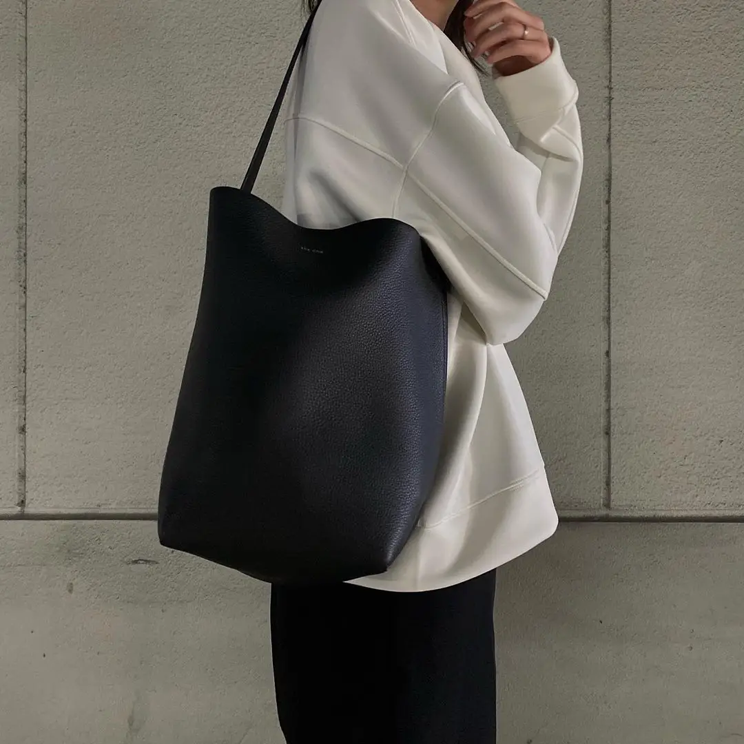 The Row名品バッグリスト👜 | STYLE HAUSが投稿したフォトブック