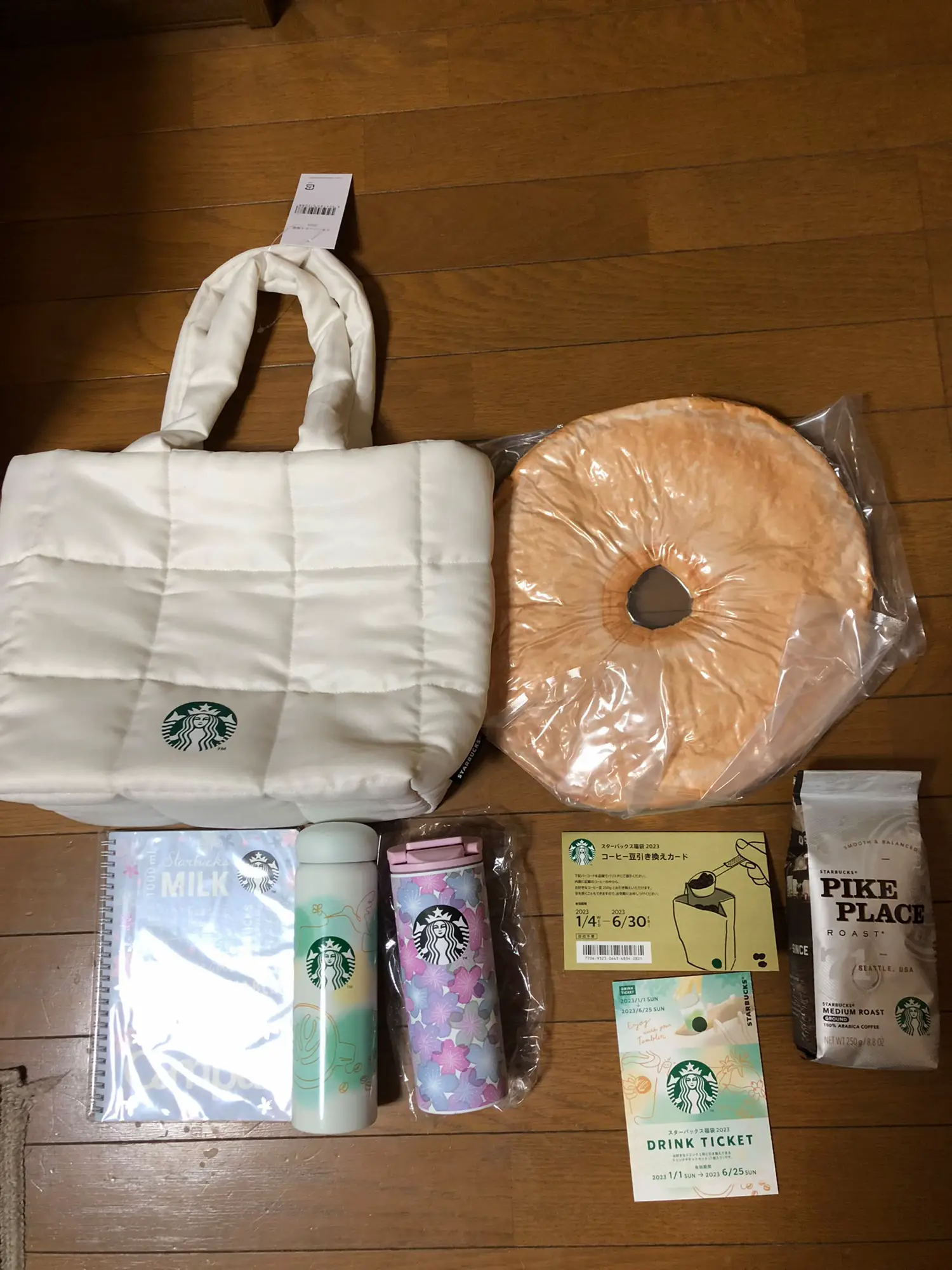 海外 正規品 スターバックス Amazon.co.jp: トートバッグ、ドーナツ型 
